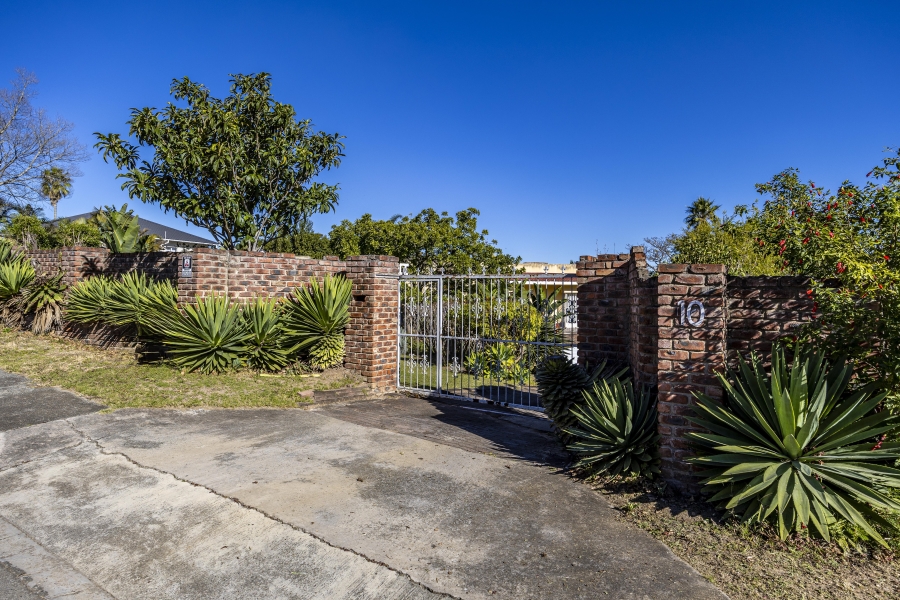 4 Bedroom Property for Sale in Kaffrarian Heights Eastern Cape